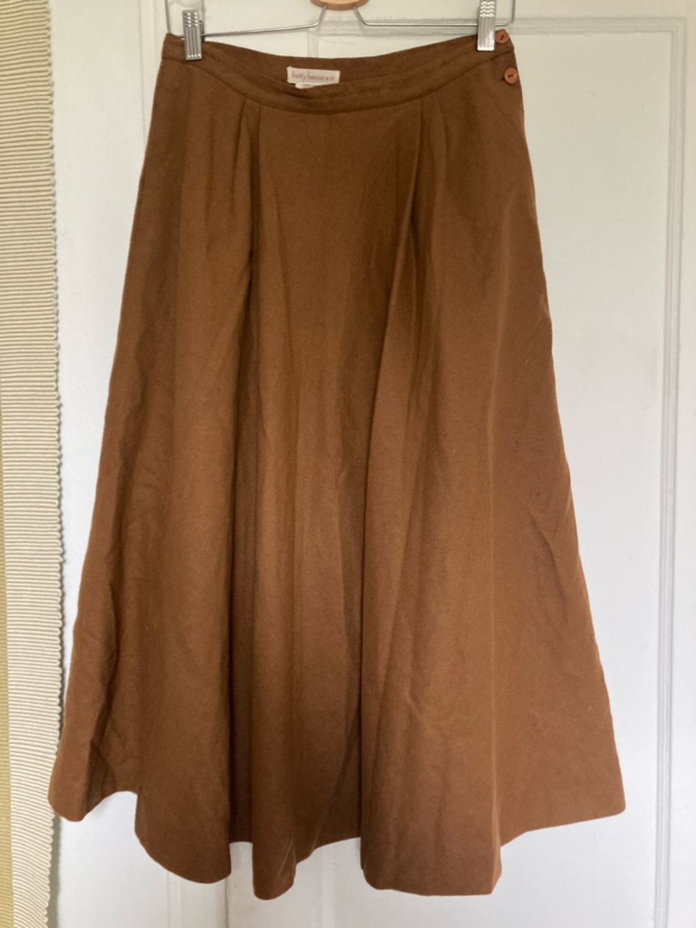 Vintage Women's Midi Wool A-Line Skirt in Brown